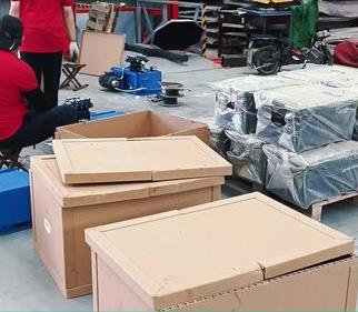 小型液壓站紙箱包裝發(fā)貨。各地都能發(fā)貨，歡迎咨詢